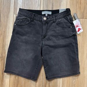Wit & Wisdom Ab Solution Shorts Women's 2 Gray Belt Loops Pockets NWT